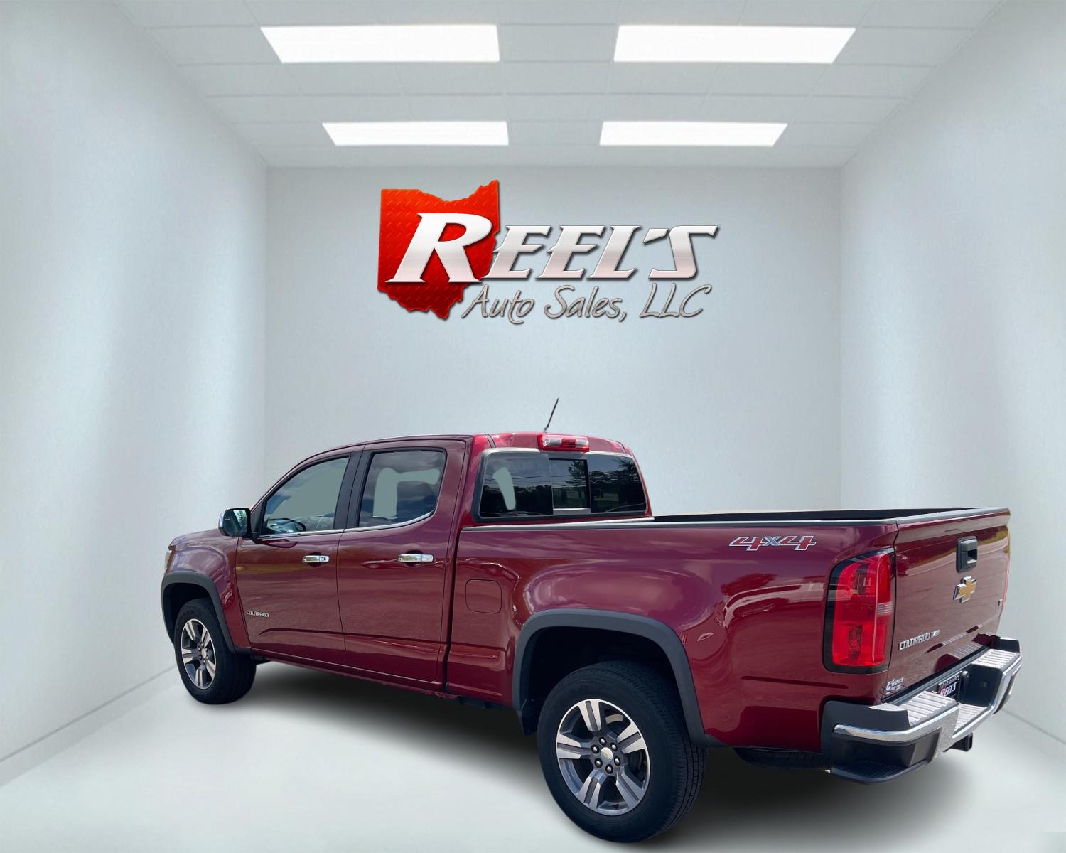 2018 Red /Black Chevrolet Colorado LT Crew Cab 4WD Long Box (1GCGTCENXJ1) with an 3.6L V6 DOHC 24V GAS engine, 8-Speed Automatic transmission, located at 547 E. Main St., Orwell, OH, 44076, (440) 437-5893, 41.535435, -80.847855 - Photo #10